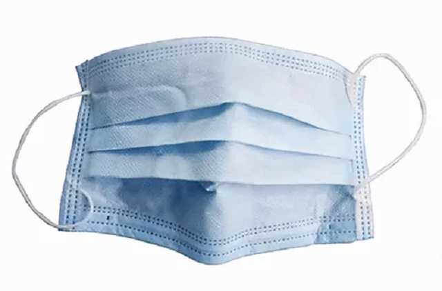 Масок в аптеках не будет: почему обещания Минздрава не помогут украинцам