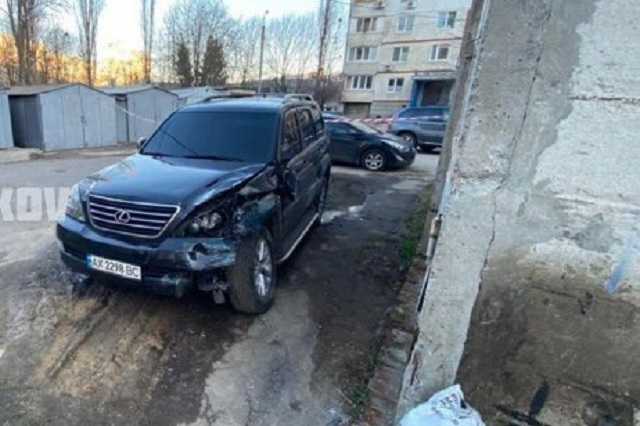 В Харькове “авторитет” сбежал при задержании, протаранив пять машин