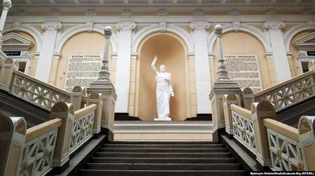 В Одессе обыскали экс-ректора медуниверситета