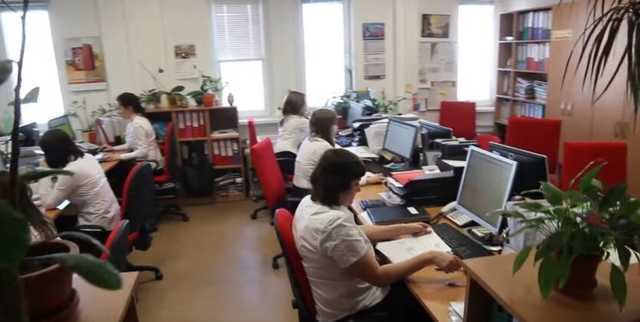 Часть украинских компаний сократит зарплату из-за продления карантина