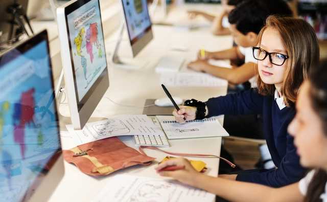 Google запустил в Украине образовательный сайт для учителей «Учите из дома»