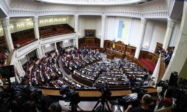 Рада приняла закон об обеспечении лечения коронавируса