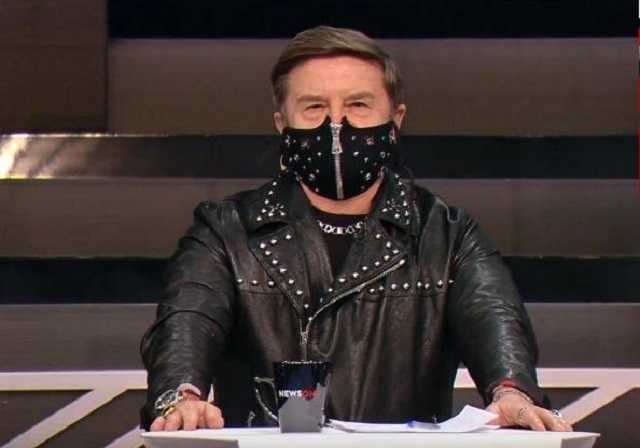 Политолог Карасев пришел на эфир в маске для секс-развлечений