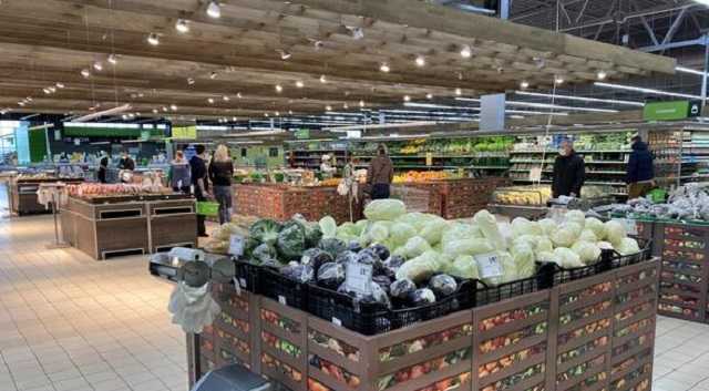 В магазинах Киева исчез ажиотаж: не хватает только масок