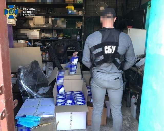 Из Украины пытались вывезти 10 тысяч респираторов