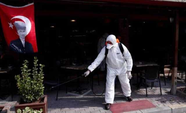 В Турции людям до 20 лет запретили выходить из дома