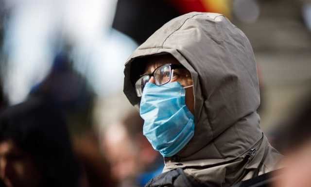 Коронавірус у Луганську: привезли голову Івана Хрестителя, прикладаються і моляться