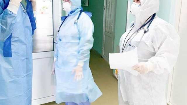 На Рівненщині від лікарні вимагали здати захисні костюми, отримані після виступу Зеленського