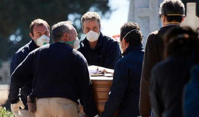 Как хоронят умерших от коронавируса: в Минздраве рассказали о строгих запретах