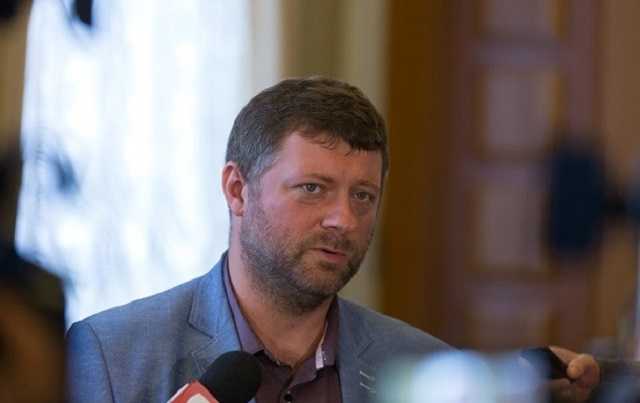 У Зеленского ответили, почему так быстро сняли министров Уманского и Емца