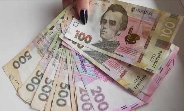 Гривня на закриттi мiжбанку змiцнилась