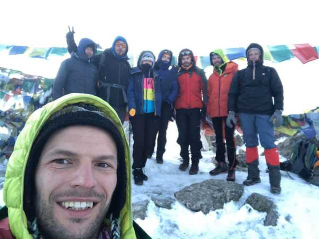 Десятки украинцев застряли в Непале из-за коронавируса и просят о помощи