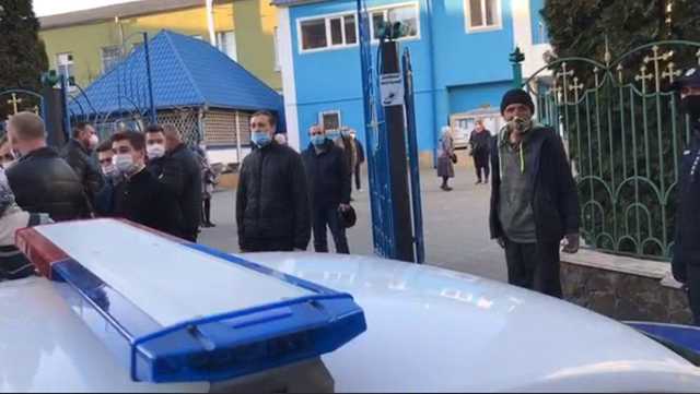 УПЦ МП в Хмельницком решила провести массовое богослужение, несмотря на карантин