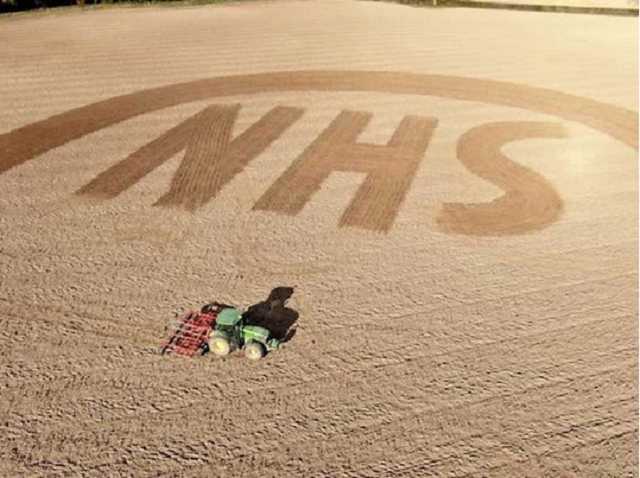 Спасибо за борьбу с COVID-19: фермер оригинально "поблагодарил" британских медиков