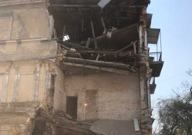 В центре Одессы обрушился старинный дом