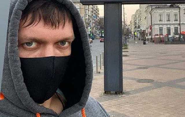 Александр Усик, отрицающий опасность COVID-19, показал, как шастает по пустынному Киеву