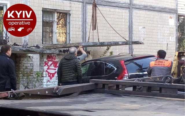 Перепутала педали: в Киеве дама за рулем Honda устроила "фееричное" ДТП