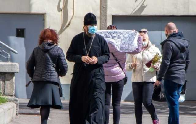 УПЦ МП намеренно не ограничила приход прихожан в Украине во время карантина