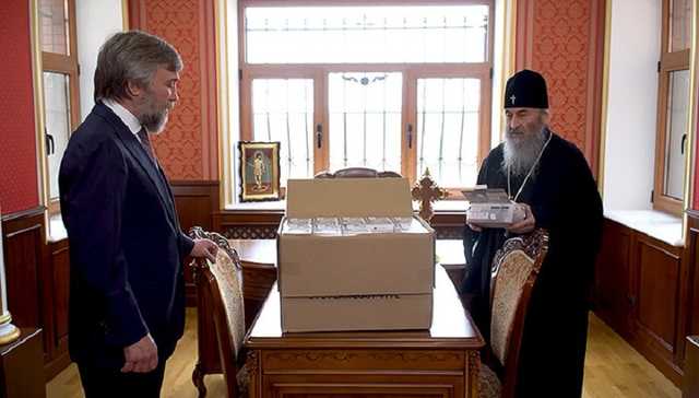 Інфікований коронавірусом Новинський напередодні зустрічався з Онуфрієм