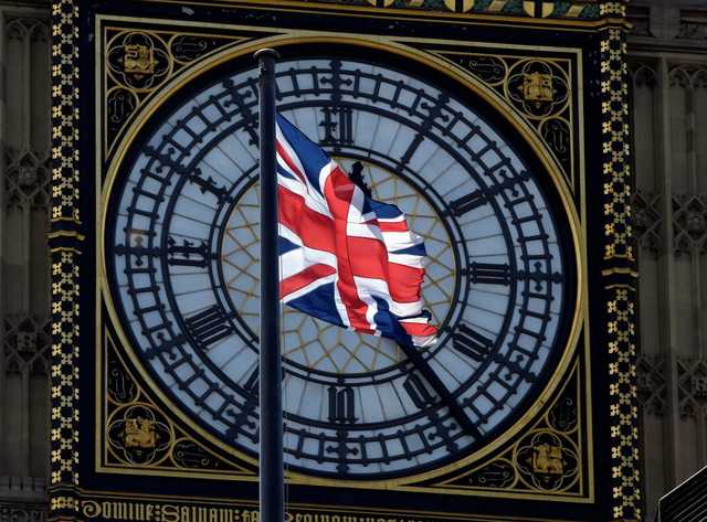 Британский ветеран собрал 5 миллионов долларов для врачей