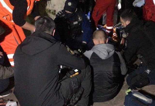 В Кривом Роге на улице расстреляли молодую пару: девушка погибла