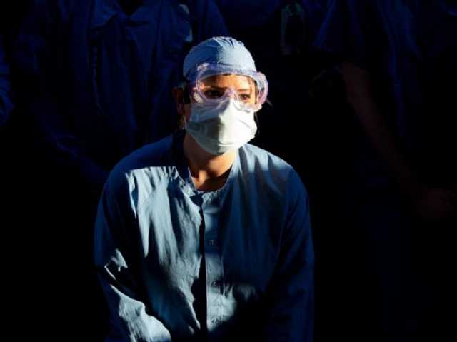 Скандальный директор ГП "Медзакупки" пытался приобрести для врачей костюмы сомнительного качества