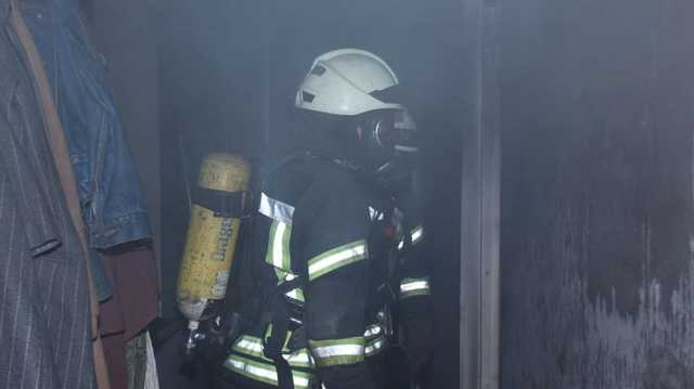 В Киеве на Пасху из горящей квартиры спасли женщину