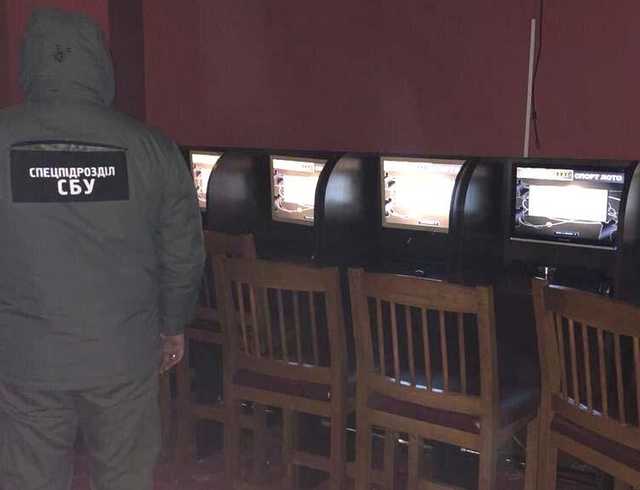 «Догралися»: двох жителів Рівненщини судитимуть за гральний бізнес