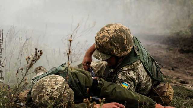 Снайпер наемников РФ ранил украинского воина на Донбассе, - штаб ОС