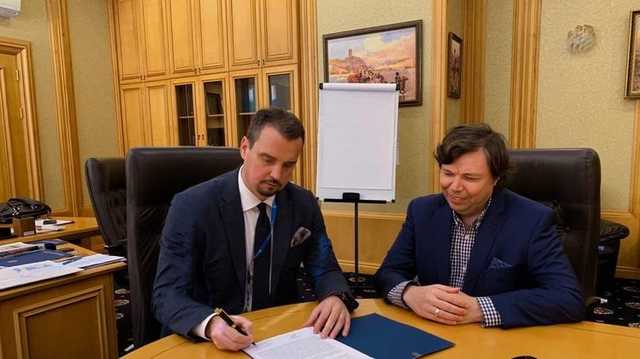 Абромавичуса привлекают к ответственности за отказ ответить депутатам, какие зарплаты в "Укроборонпроме"