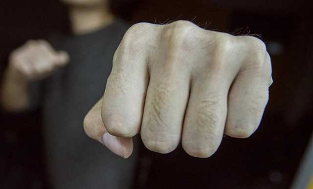 Подростки в Тернополе сняли на видео избиение пенсионера