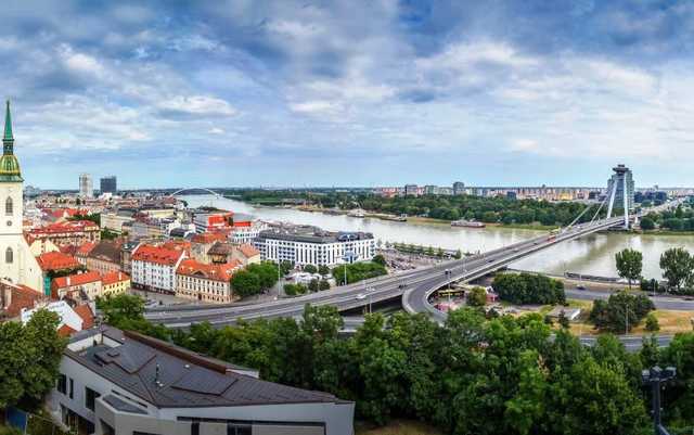 Коронавирус в Европе: в Словакии с 22 апреля смягчат карантинные меры