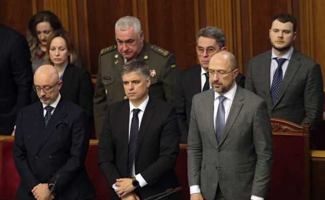 Зеленский заявил, что будет менять министров, пока не создаст "идеальное правительство"