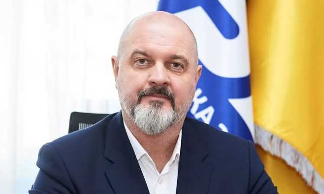 Экс-глава “Укрзализныци” в апреле получил зарплату больше, чем у Трампа