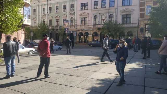 В Черновцах предприниматели вышли на протест против закрытия рынков