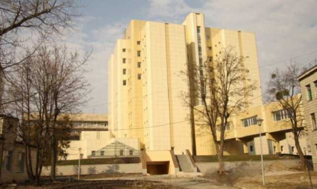 Замдиректора киевского Института рака заявил, что его кабинет прослушивают