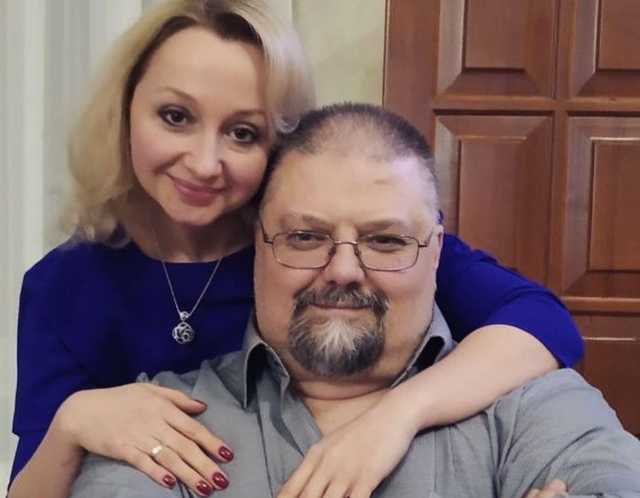 Жена умершего врача из Ровно: Медики массово заражались, тестов никто не делал