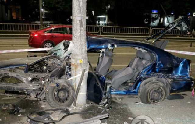 Ночной погром на парковке в Киеве: пострадали люди, повреждены шесть автомобилей