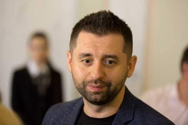 “Потрібне подвійне покарання”: Арахамія про роботу ресторану Тищенка під час карантину