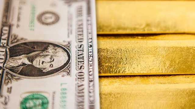 Бизнесу не платят НДС, потому он продает доллар и тот дешевеет