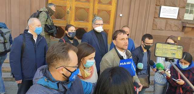 В’ятрович звинуватив ДБР у брехні