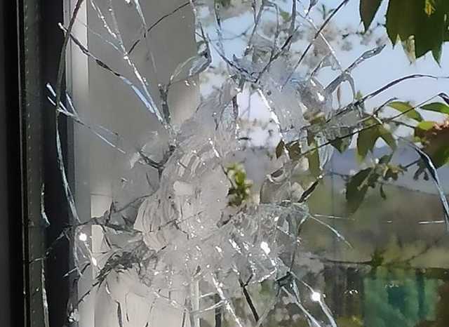 Наемники Путина обстреляли жилые дома в Золотом-4: фото последствий