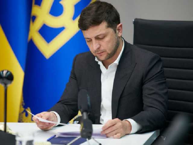 Второй этап медреформы будет приостановлен, — Зеленский