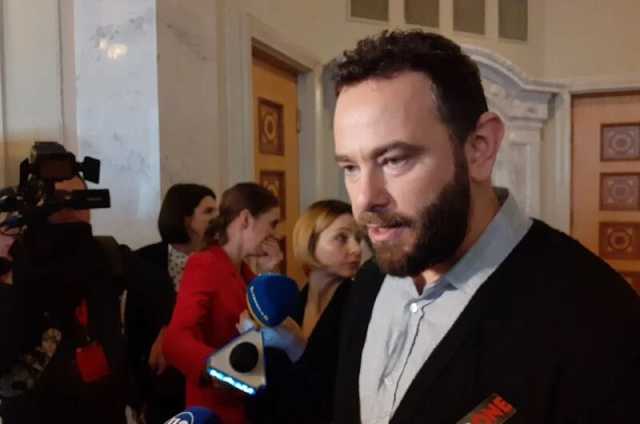 Шмыгаль велел «Нафтогазу» продать валюту, чтобы «свои люди откупились по хорошей цене»