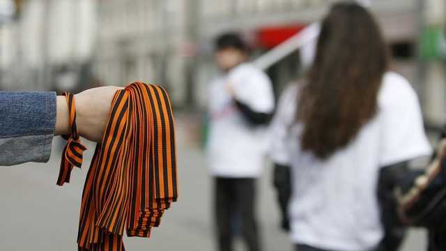 У поліції нагадали про штраф та адмінарешт за використання "георгіївської стрічки"