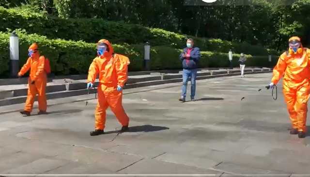 Столичный парк Вечной Славы во время акции ко Дню победы дезинфицируют