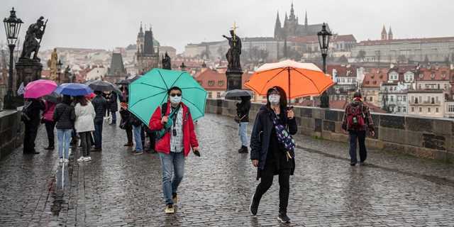 В Чехии отменят масочный режим и откроют все рестораны: названы сроки