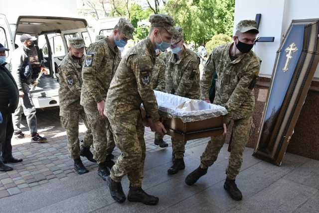 В Полтаве попрощались с защитницей Украины, умершей в зоне ООС