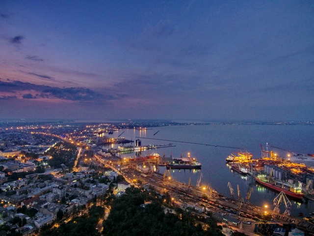 В Одессе не соблюдают карантин: десятки людей собрались в ночном клубе