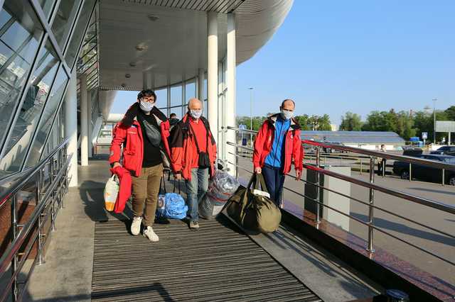 Українські полярники, які понад рік працювали в Антарктиді, повернулись додому